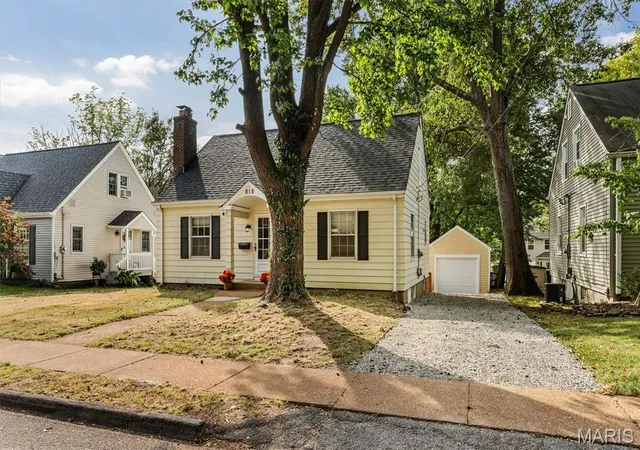 Photo 2 of Single family home for sale at 815 Simmons Ave, Saint Louis, MO 63122 | MLS# MIS26060953 | Listing updated on 2026-10-05