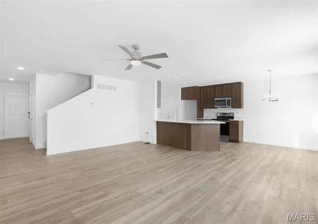 Photo 3 of Single family home for sale at 3 Town Centre Ct, Foristell, MO 63348 | MLS# MIS26060954 | Listing updated on 2026-09-21
