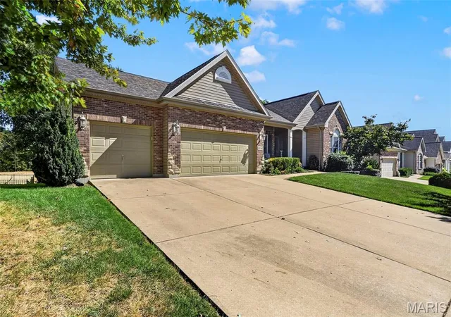 Photo 3 of Single family home for sale at 3116 Brook Holw Dr, O Fallon, MO 63366 | MLS# MIS26060957 | Listing updated on 2026-10-07