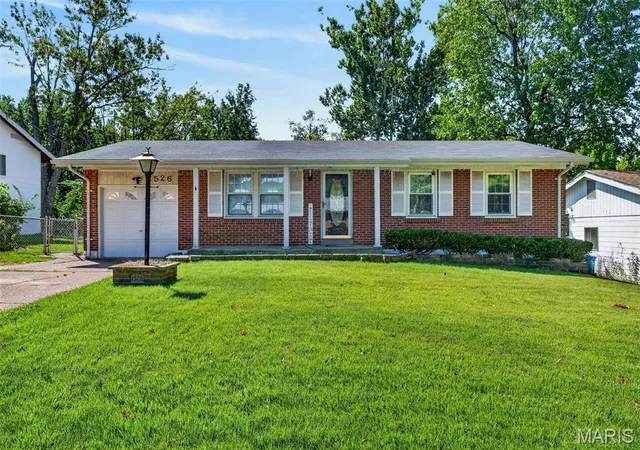 Photo 1 of Single family home for sale at 1526 St Ives, Saint Louis, MO 63136 | MLS# MIS26060961 | Listing updated on 2026-10-03