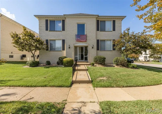 Photo 2 of Condo for sale at 12561 Chardin Pl #3, Saint Louis, MO 63128 | MLS# MIS26060962 | Listing updated on 2026-09-24