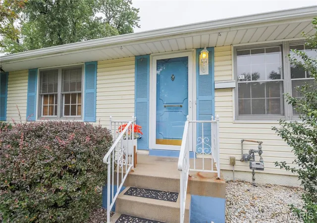 Photo 2 of Single family home for sale at 10441 Ewell Dr, Saint Louis, MO 63137 | MLS# MIS26060968 | Listing updated on 2026-09-23
