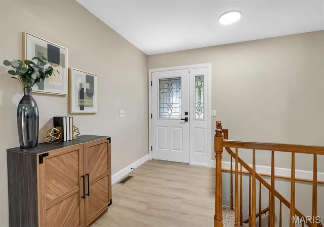 Photo 2 of Sale Pending at 4731 Mcilroy Dr, Saint Louis, MO 63128 | MLS# MIS26060973 | Listing updated on 2026-10-06