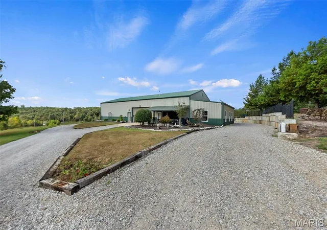 Photo 2 of Single family home for sale at 1626 Pcr 730, Perryville, MO 63775 | MLS# MIS26060975 | Listing updated on 2026-09-30
