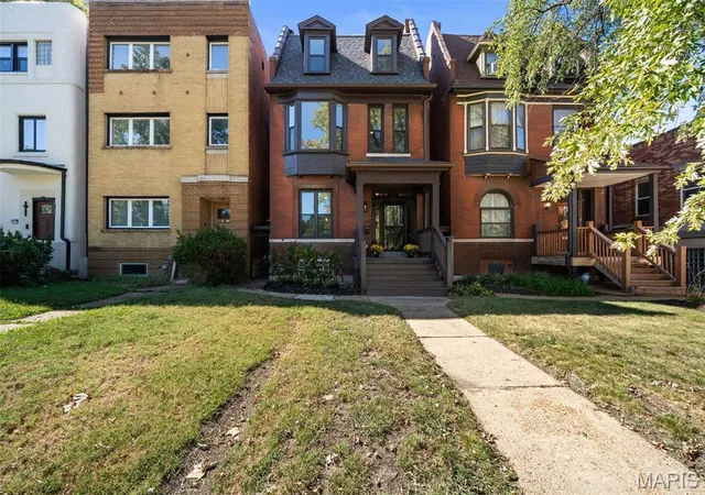 Photo 2 of Single family home for sale at 2815 S Kingshighway Blvd, Saint Louis, MO 63139 | MLS# MIS26060976 | Listing updated on 2026-10-06