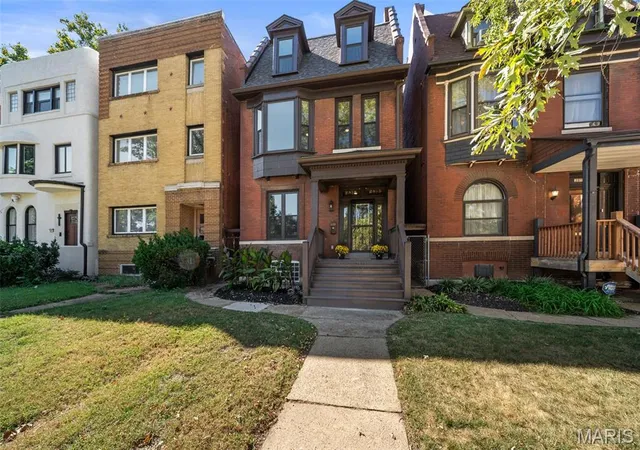 Photo 3 of Single family home for sale at 2815 S Kingshighway Blvd, Saint Louis, MO 63139 | MLS# MIS26060976 | Listing updated on 2026-10-06
