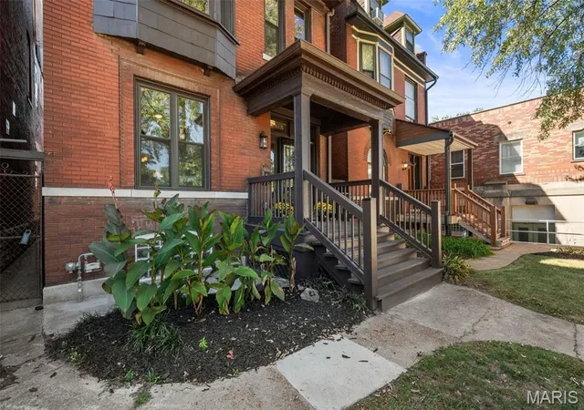 Photo 4 of Single family home for sale at 2815 S Kingshighway Blvd, Saint Louis, MO 63139 | MLS# MIS26060976 | Listing updated on 2026-10-06