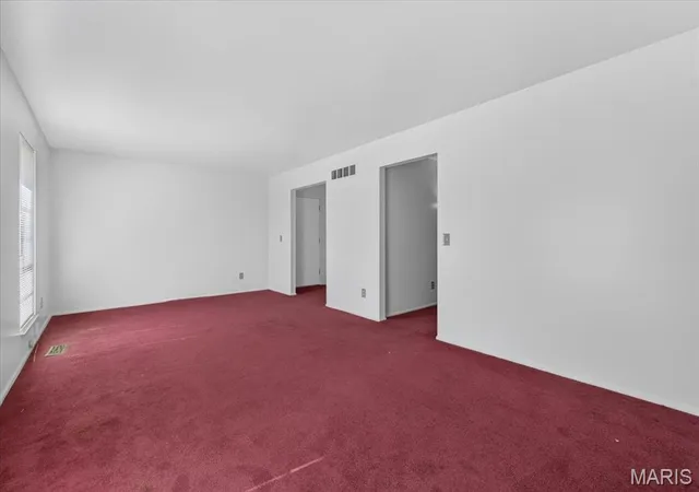 Listing Photo 5 - Condo for sale in building located at 6683 Parker Rd, Florissant, MO 63033 - Unit #B