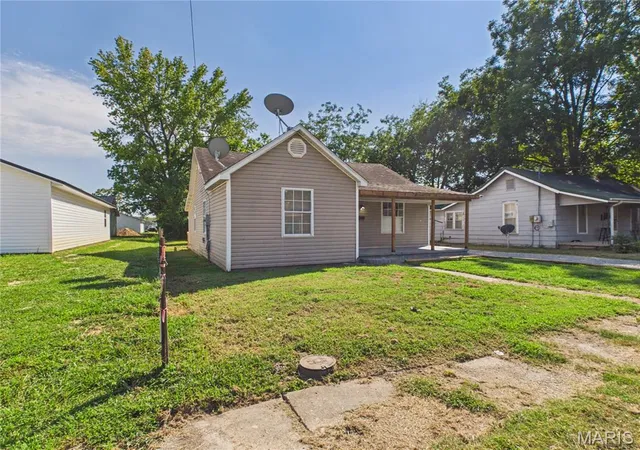 Photo 3 of Single family home for sale at 912 Nickey St, Poplar Bluff, MO 63901 | MLS# MIS26060988 | Listing updated on 2026-09-21