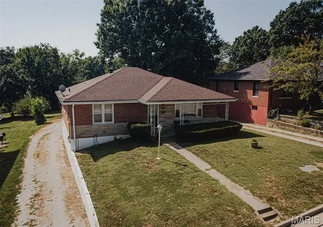 Photo 22 of Single family home for sale at 1513 Stadium Blvd, Jefferson City, MO 65109 | MLS# MIS26060990 | Listing updated on 2026-10-02