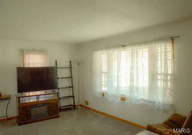 Photo 3 of Single family home for sale at 1513 Stadium Blvd, Jefferson City, MO 65109 | MLS# MIS26060990 | Listing updated on 2026-10-02