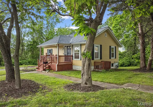 Photo 3 of Sale Pending at 436 Meacham St, Saint Louis, MO 63122 | MLS# MIS26060991 | Listing updated on 2026-10-03
