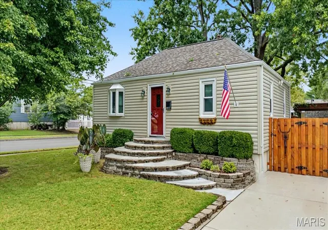 Photo 1 of Single family home for sale at 9617 Echo Ln, Saint Louis, MO 63114 | MLS# MIS26060998 | Listing updated on 2026-09-22