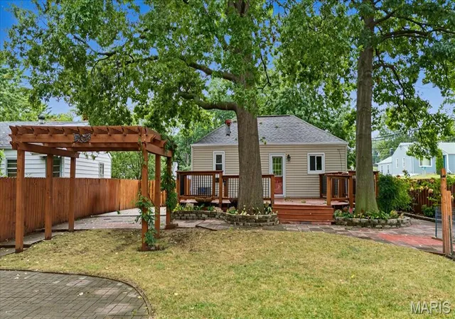 Photo 3 of Single family home for sale at 9617 Echo Ln, Saint Louis, MO 63114 | MLS# MIS26060998 | Listing updated on 2026-09-22