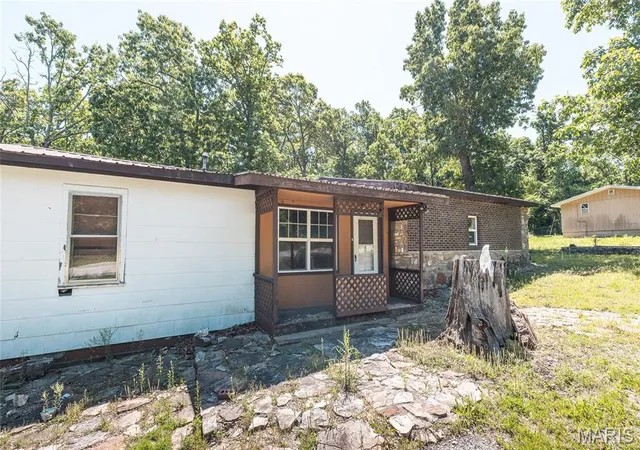Photo 2 of Single family home for sale at 37310 Hwy Aw, Plato, MO 65552 | MLS# MIS26061002 | Listing updated on 2026-09-23