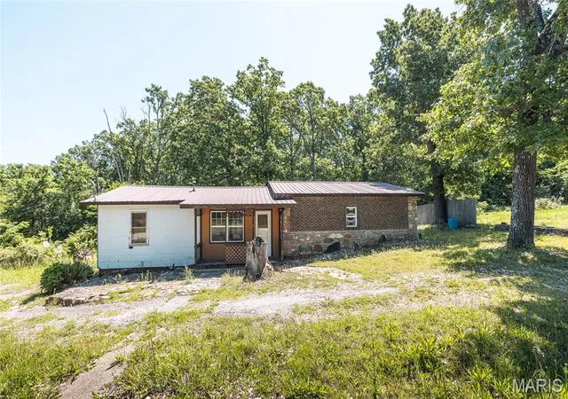 Photo 3 of Single family home for sale at 37310 Hwy Aw, Plato, MO 65552 | MLS# MIS26061002 | Listing updated on 2026-09-23