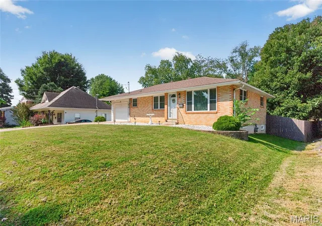 Photo 2 of Single family home for sale at 315 Morgan St, Jackson, MO 63755 | MLS# MIS26061003 | Listing updated on 2026-09-21