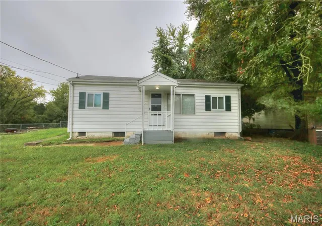 Single family home for sale at 7402 Blanding Dr, Saint Louis, MO 63135 | MLS# MIS26061008