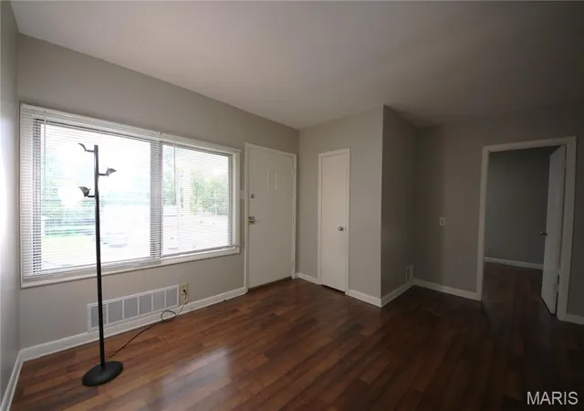 Photo 4 of Single family home for sale at 7402 Blanding Dr, Saint Louis, MO 63135 | MLS# MIS26061008 | Listing updated on 2026-09-22