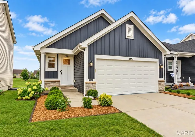 Single family home for sale at 284 Crestfield Ct, Saint Charles, MO 63301 | MLS# MIS26061011