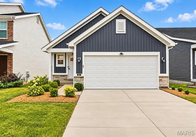 Photo 1 of Single family home for sale at 284 Crestfield Ct, Saint Charles, MO 63301 | MLS# MIS26061011 | Listing updated on 2026-10-05