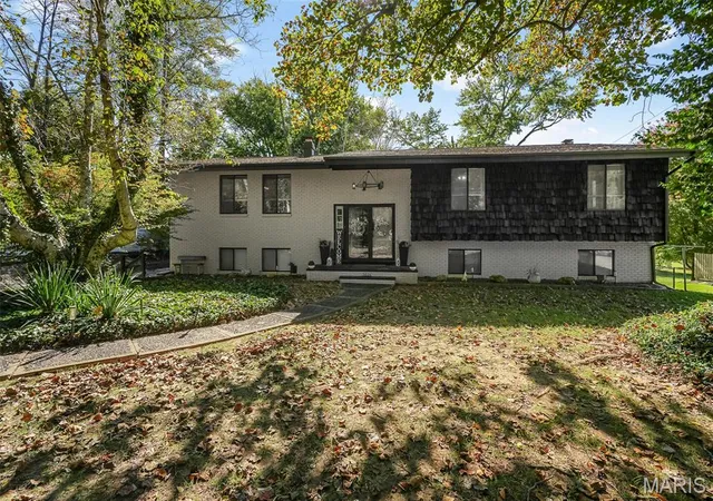 Photo 1 of Single family home for sale at 5624 Old Keebler Rd, Collinsville, IL 62234 | MLS# MIS26061014 | Listing updated on 2026-10-21