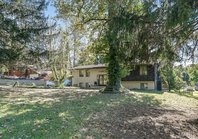 Photo 3 of Single family home for sale at 5624 Old Keebler Rd, Collinsville, IL 62234 | MLS# MIS26061014 | Listing updated on 2026-10-21
