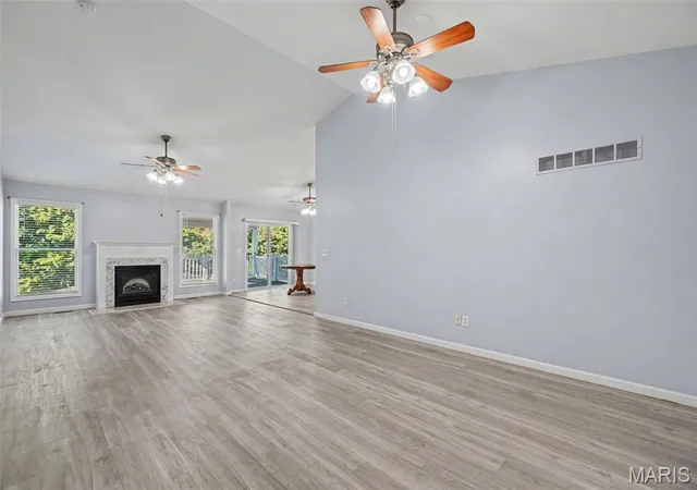 Photo 3 of Single family home for sale at 8 Soenker Cir, Saint Peters, MO 63376 | MLS# MIS26061015 | Listing updated on 2026-10-20