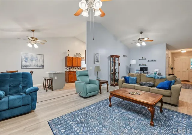 Photo 3 of House for sale at 8 Soenker Cir, Saint Peters, MO 63376 | MLS# MIS26061015 | Listing updated on 2026-10-06