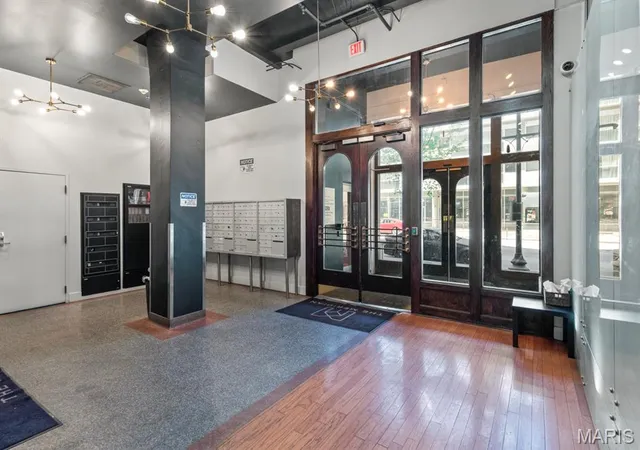 Photo 2 of Condo for sale at 1136 Washington Ave #201, Saint Louis, MO 63101 | MLS# MIS26061019 | Listing updated on 2026-10-01