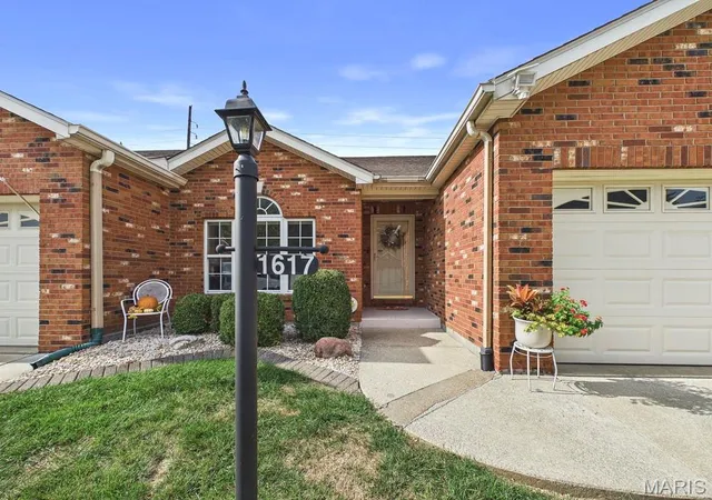 Photo 3 of Condo for sale at 1617 Mont Vista Ave, Godfrey, IL 62035 | MLS# MIS26061024 | Listing updated on 2026-10-03