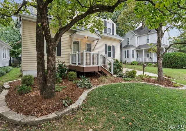 Photo 2 of Single family home for sale at 7402 Lansdowne Ave, Saint Louis, MO 63119 | MLS# MIS26061025 | Listing updated on 2026-09-24