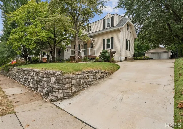 Photo 3 of Single family home for sale at 7402 Lansdowne Ave, Saint Louis, MO 63119 | MLS# MIS26061025 | Listing updated on 2026-09-24