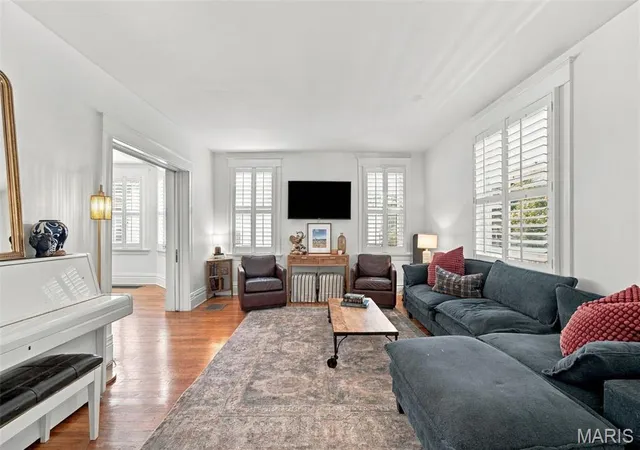Photo 4 of Single family home for sale at 213 Euclid Ave, Saint Louis, MO 63119 | MLS# MIS26061026 | Listing updated on 2026-09-28