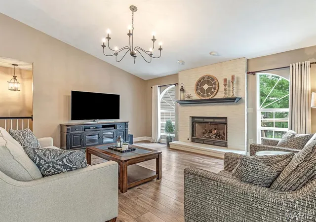Photo 2 of Single family home for sale at 1608 Easthaven Dr, Belleville, IL 62220 | MLS# MIS26061027 | Listing updated on 2026-10-05