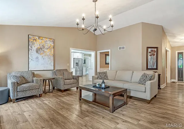Photo 4 of Single family home for sale at 1608 Easthaven Dr, Belleville, IL 62220 | MLS# MIS26061027 | Listing updated on 2026-10-05