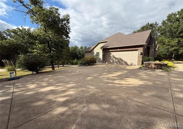 Photo 4 of Single family home for sale at 415 Big River Cir, Bonne Terre, MO 63628 | MLS# MIS26061030 | Listing updated on 2026-10-05