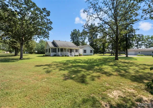 Photo 2 of Sale Pending at 900 County Hwy 505, Benton, MO 63736 | MLS# MIS26061031 | Listing updated on 2026-09-22
