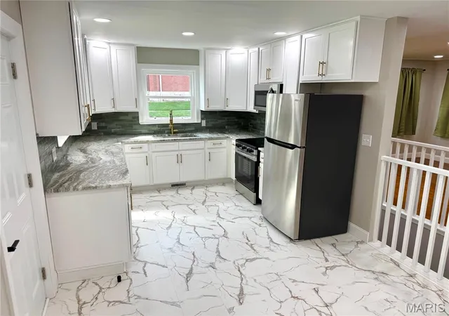 Photo 3 of Single family home for sale at 206 E Church St, Palmyra, MO 63461 | MLS# MIS26061032 | Listing updated on 2026-09-30