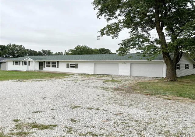 Photo 1 of Single family home for sale at 418 E Norman St, Montgomery City, MO 63361 | MLS# MIS26061041 | Listing updated on 2026-10-07