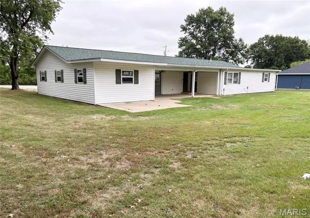 Photo 3 of Single family home for sale at 418 E Norman St, Montgomery City, MO 63361 | MLS# MIS26061041 | Listing updated on 2026-10-07