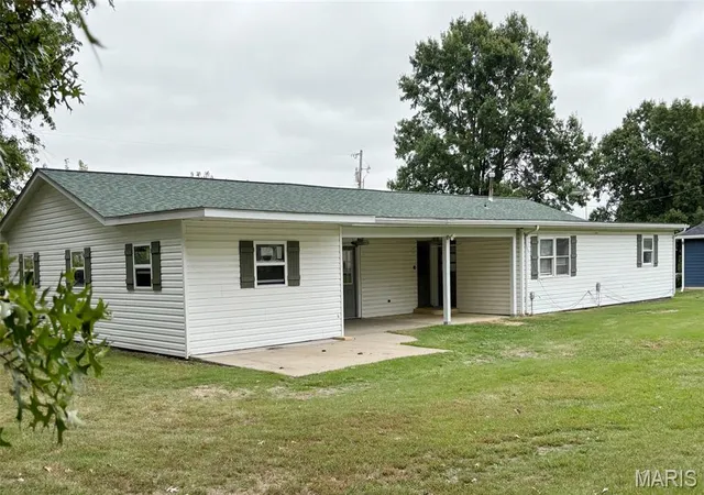 Photo 4 of Single family home for sale at 418 E Norman St, Montgomery City, MO 63361 | MLS# MIS26061041 | Listing updated on 2026-10-07