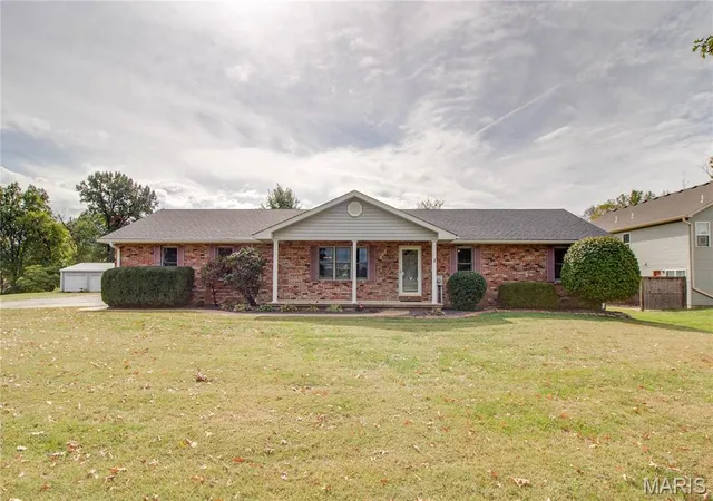 Single family home for sale at 127 Tolle Ln, Godfrey, IL 62035 | MLS# MIS26061042