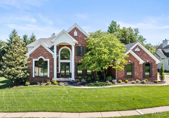 Photo 1 of Sale Pending at 961 Tara Oaks Dr, Chesterfield, MO 63005 | MLS# MIS26061046 | Listing updated on 2026-09-24