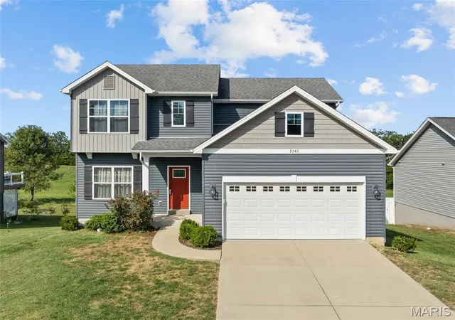 Single family home for sale at 1045 Palisades Ln, Pacific, MO 63069 | MLS# MIS26061048