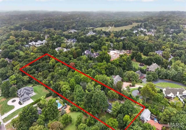 Photo 1 of Single family home for sale at 1821 Topping Rd, Saint Louis, MO 63131 | MLS# MIS26061051 | Listing updated on 2026-10-05