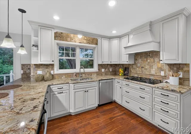 Photo 4 of Single family home for sale at 1821 Topping Rd, Saint Louis, MO 63131 | MLS# MIS26061051 | Listing updated on 2026-10-05