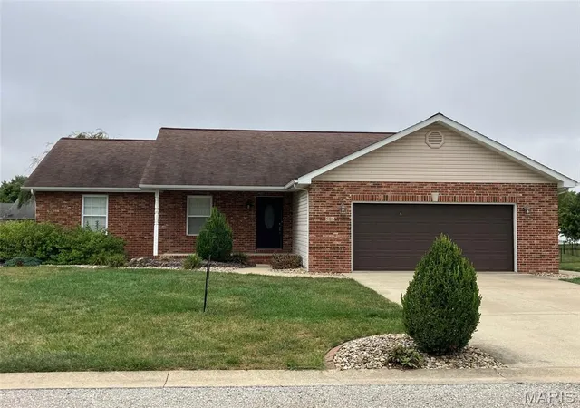 Photo 1 of Sale Pending at 506 East Brk Dr, Aviston, IL 62216 | MLS# MIS26061052 | Listing updated on 2026-09-27