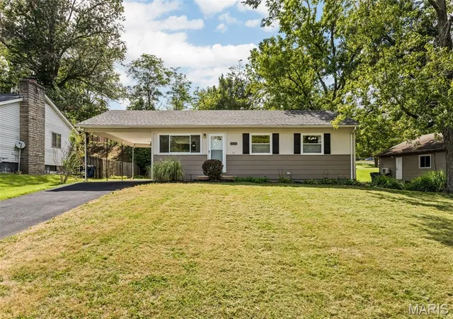 Photo 1 of Single family home for sale at 10826 Canter Way Dr, Saint Louis, MO 63114 | MLS# MIS26061055 | Listing updated on 2026-09-29