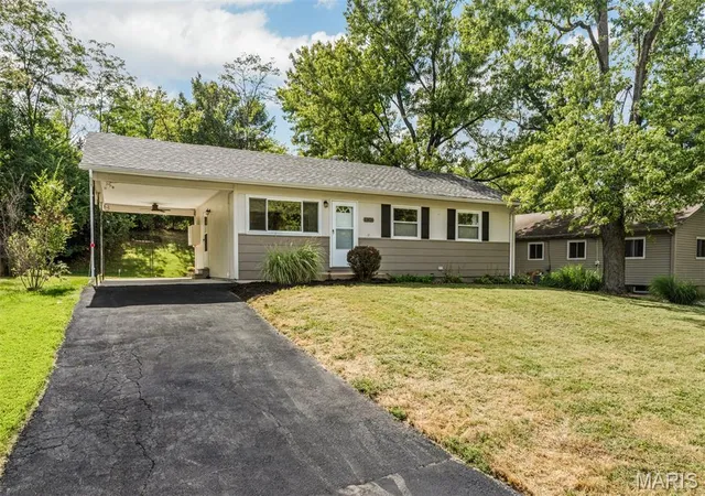 Photo 2 of Single family home for sale at 10826 Canter Way Dr, Saint Louis, MO 63114 | MLS# MIS26061055 | Listing updated on 2026-09-29